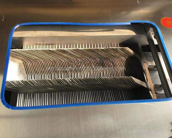 Máquina congelada do cortador dos peixes do cortador da espessura 10mm das máquinas de processamento dos peixes da carne 4