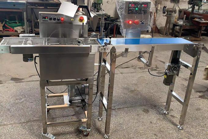 Feijão para barrar o chocolate da fatura de chocolate que processa a maquinaria para o uso da fábrica