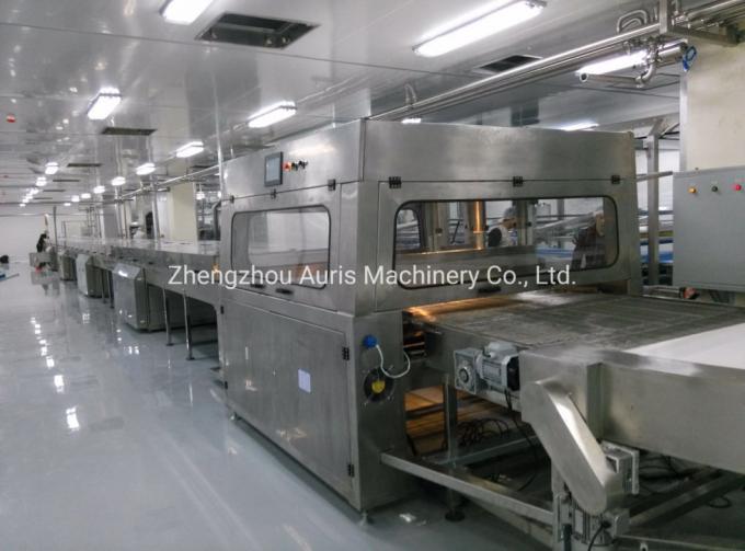 Linha automática completa chocolate do Enrober dos doces de chocolate que revista a máquina com túnel refrigerando