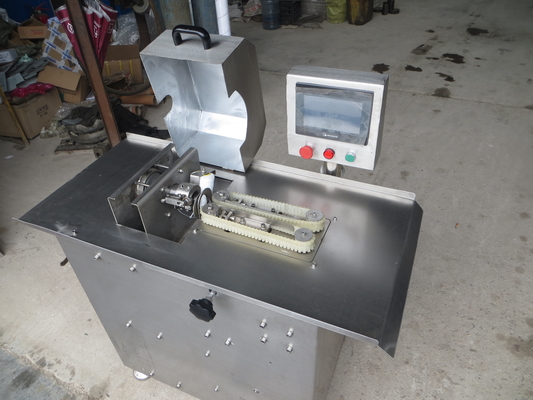 As linhas dobro da máquina do fio de emperramento da salsicha do PLC empacotam a máquina de emperramento da salsicha