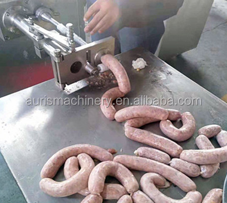 salsicha 300kg/H que faz a carne da máquina que ata a máquina do tornado da salsicha
